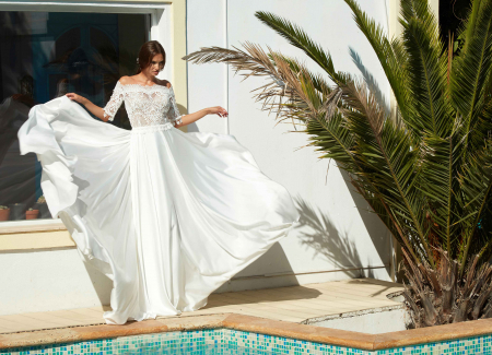 Bohemian off-shoulder wedding gown [4]