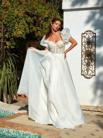 Under $1000 - Romantic corset wedding dress
