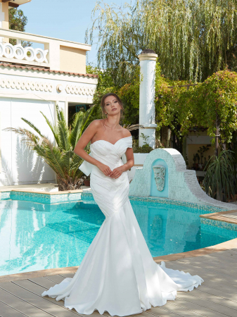 Minimalist satin mermaid wedding dress [3]