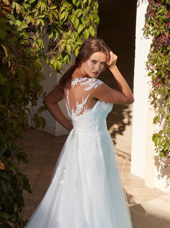 A-line lace wedding gown [6]