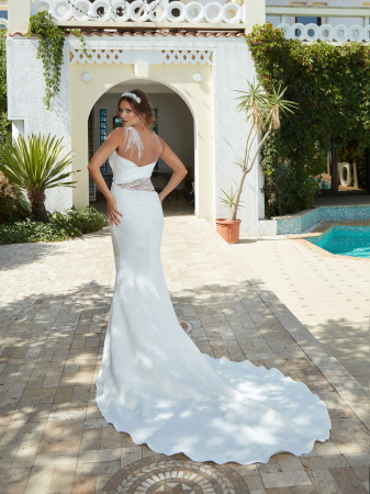 Asymetric satin mermaid wedding dress [4]