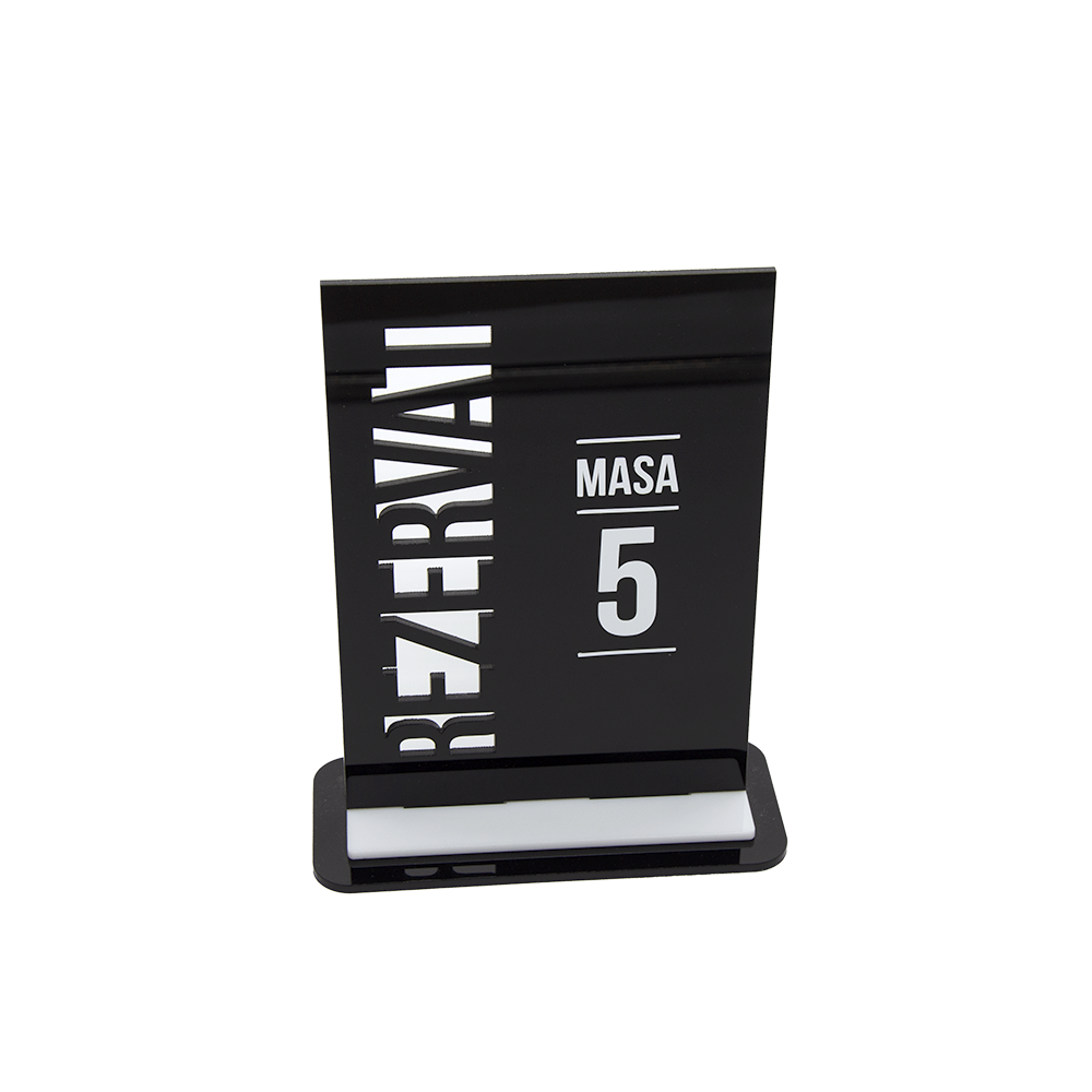 Plăcuță rezervat cu număr masă din plexiglas negru și alb, text decupat laser și număr imprimat [1]