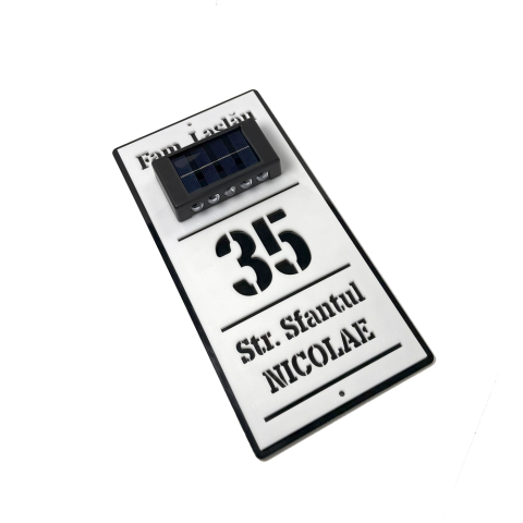 Plăcuță adresă casă din alucobond negru și plexiglas alb cu lumină solară bidirecțională, personalizată cu număr și adresă, design modern. [1]