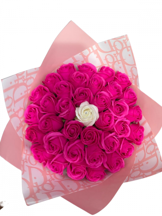 Buchet cu 37 de trandafiri de sapun ciclam deschis si alb [1]