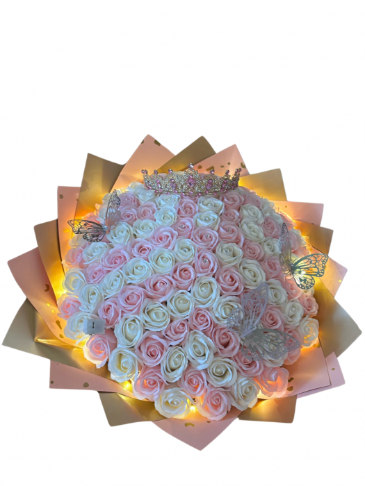 Buchet 101 trandafiri din sapun roz deschis si alb [1]
