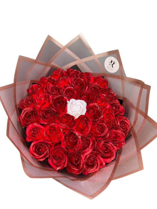 Buchet cu 37 de trandafiri de sapun rosu cu sclipici [1]