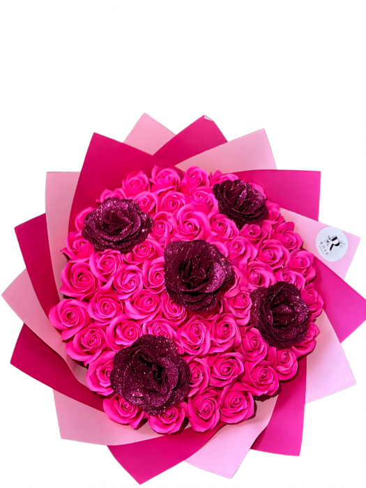 Buchet cu 57 de trandafiri de sapun ciclam [1]