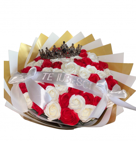 Buchete 57 de trandafiri - Buchet cu 57 de trandafiri de sapun rosu si alb