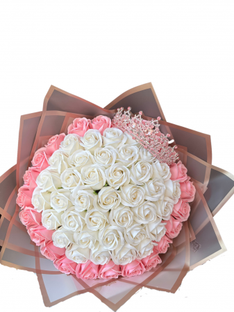 Buchete 57 de trandafiri - Buchet 57 trandafiri din sapun alb si roz deschis