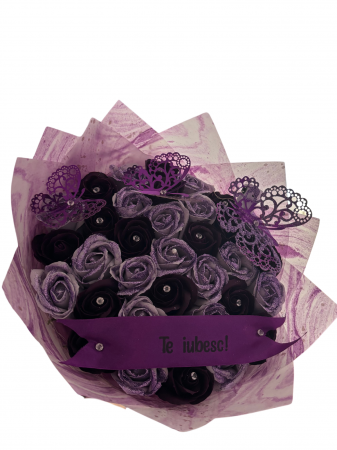 Buchet 35 de trandafiri - Buchet 35 de trandafiri din sapun marsalla inchis si lavanda