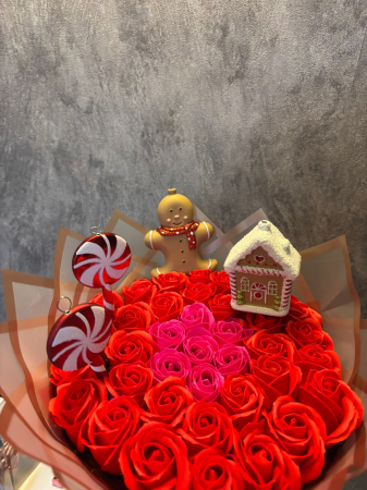 Buchet Candy Lollipop cu 37 de trandafiri rosii si ciclam [1]