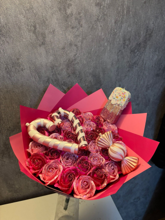 Colecția de Crăciun - Buchet Candy Cane cu 37 de trandafiri roz deschis si ciclam