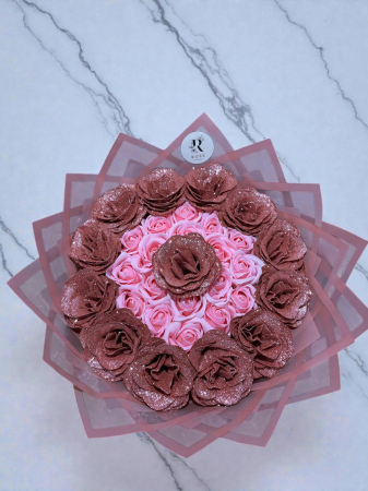 Buchete 31 trandafiri - Buchet cu 31 trandafiri din sapun roz deschis