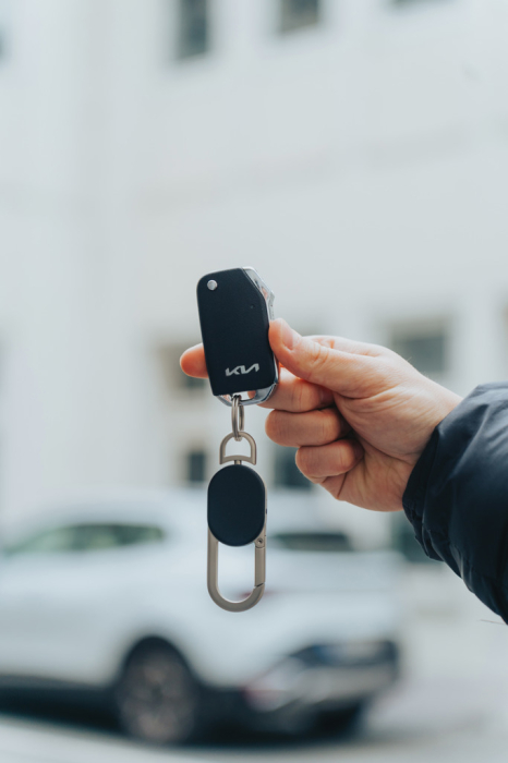 Breloc Keyfinder cu localizare în întreaga lume și USB C [6]