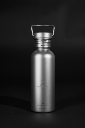 Sticlă de apă Nordic Drift Trail Ultra Light din titan, 600 ml [7]