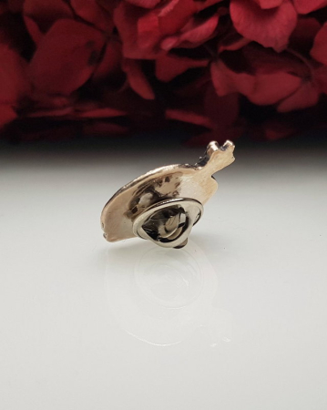 Brosa / pin '' Persephone's Sin'' [3]