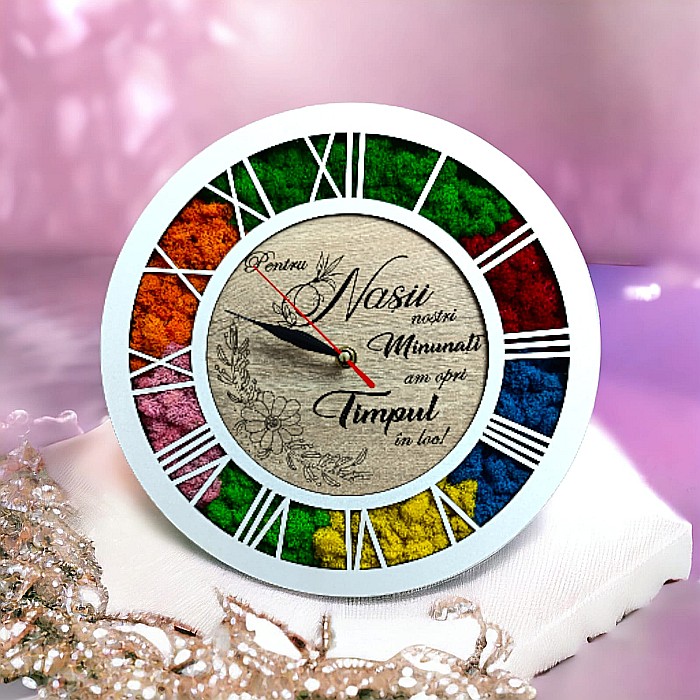 Ceas de perete tip caseta decorata cu licheni naturali stabilizati, cadou personalizat, "Pentru nasii nostri minunati", cadran maro, Alb [1]