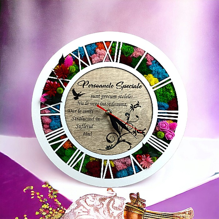 Ceas de perete, caseta decorata cu licheni naturali stabilizati, cadou personalizat "Persoanele speciale", cadran maro, Alb [1]