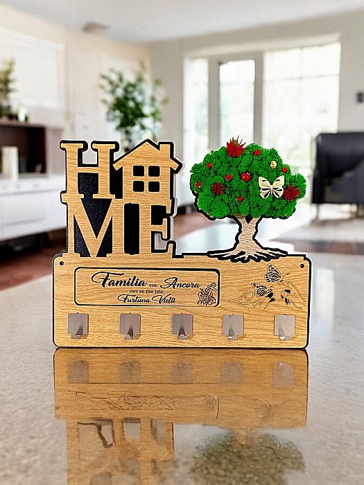 Suport pentru chei, personalizat pentru familie, decorat cu licheni stabilizati naturali, 38x30cm, Maro [1]