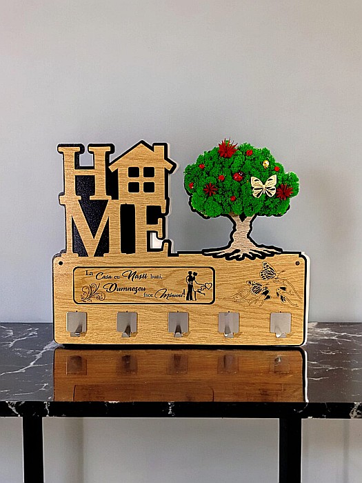 Suport pentru chei, personalizat pentru familie, "La casa cu nasi buni...", decorat cu licheni stabilizati naturali, 38x30cm, Maro [1]