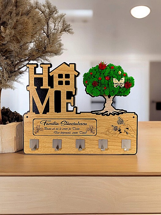 Suport pentru chei, personalizabil cu numele familiei, cadou personalizat, decorat cu licheni stabilizati naturali, 38x30cm, Maro [1]