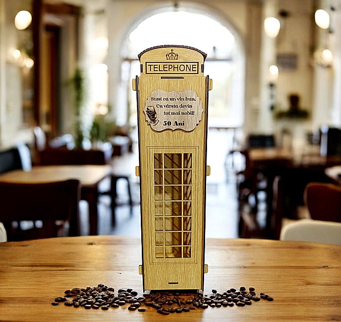 Cutie de vin personalizata cu mesaj standard, cadou personalizat pentru prieteni, familie, cabina telefonica, model 1, dimensiune 35x10cm, maro [2]