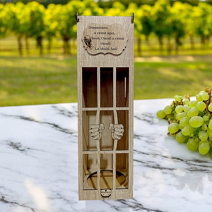 Cutie de vin personalizata cu mesaj standard, cadou personalizat pentru prieteni, familie– Produs în România de Rustic Wood Decor, model închisoare, dimensiune 35x10cm, crem sonoma [1]