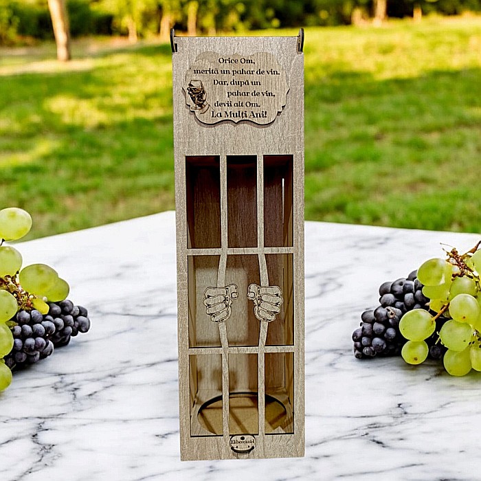 Cutie de vin personalizata cu mesaj standard, cadou personalizat pentru prieteni, familie– Produs în România de Rustic Wood Decor, model închisoare, dimensiune 35x10cm, crem sonoma [1]