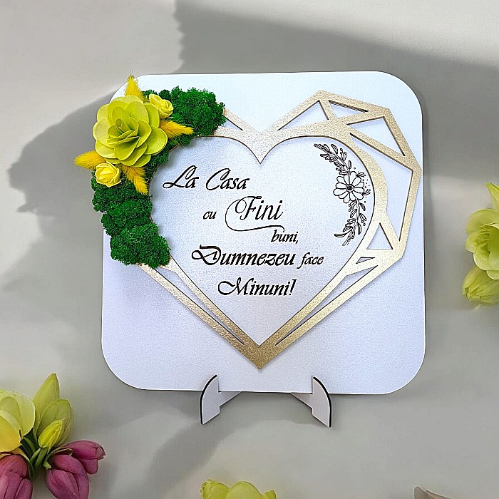 Tablou decorativ personalizat pentru Fini, decorat cu licheni stabilizati, cu design in formă de inimă geometrica– Produs în România de Rustic Wood Decor [1]