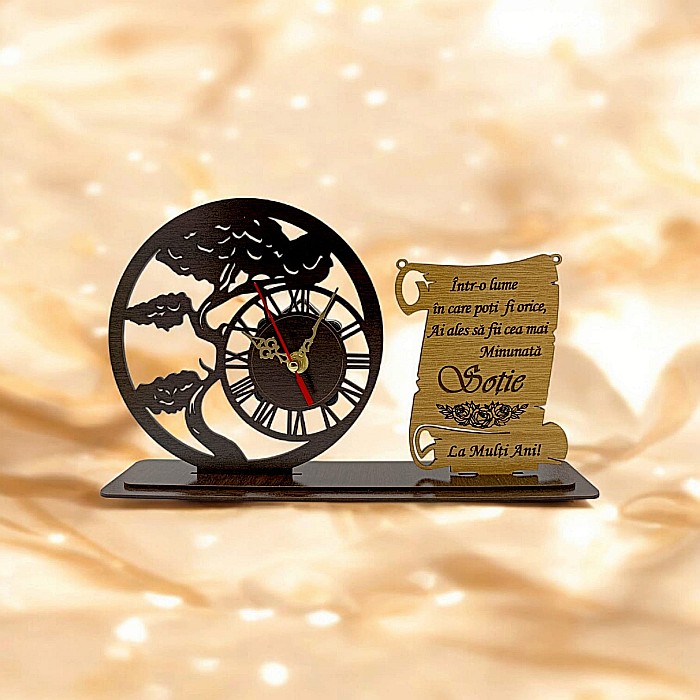 Blank Ceas Bonsai cu Placută, personalizat pentru Sotie "Intr-o lume in care poti fi orice", Produs în România de Rustic Wood Decor ,dimensiune 30x18cm [1]