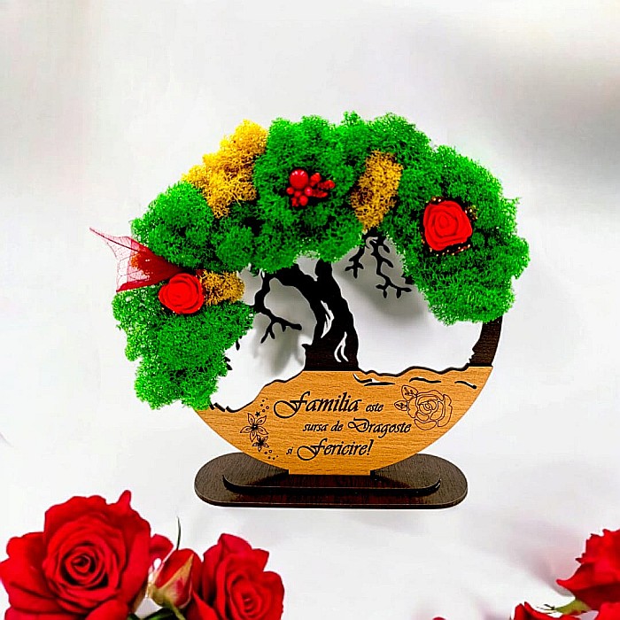 Tablou Copacul Vietii Cadou personalizat cu mesaj standard pentru Familie ”Familia este sursa de Dragoste și Fericire! ” decorat cu licheni stabilizati Produs în România de Rustic Wood Decor [1]