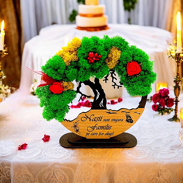 Tablou Copacul Vietii Cadou personalizat cu mesaj standard pentru Nași ”Nașii sunt singura familie pe care ti-o alegi!” decorat cu licheni stabilizati Produs în România de Rustic Wood Decor [1]