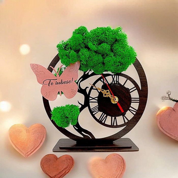 Ceas stil Bonsai cu licheni naturali, cadou personalizat cu mesaj standard fluture "Te iubesc" Produs în România de Rustic Wood Decor [1]