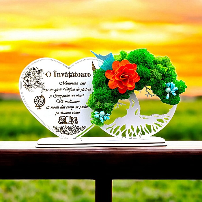 Tablou Inima Copacul vietii decorativ cu suport, personalizat pentru Invatatoare "O Invatatoare minunata este greu de gasit..." , Produs în România de Rustic Wood Decor, dimensiune 30x16cm [1]