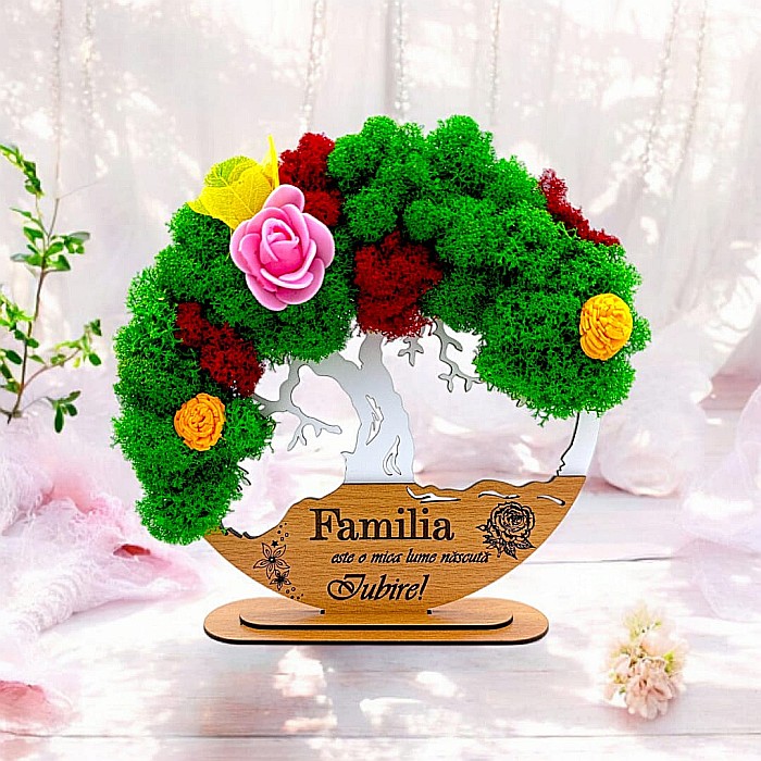 Tablou Copacul Vietii Cadou personalizat cu mesaj standard pentru Prieteni/Sotie/Fini/Familie/Nasi ”Familia este o mica lume..”, decorat cu licheni stabilizati Produs în România de Rustic Wood Decor [1]