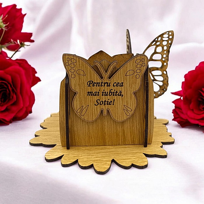 Cadou personalizat, Cutie tip martisor cu fluturi si mesaj standard pentru Sotie dimensiune 10x10 [1]