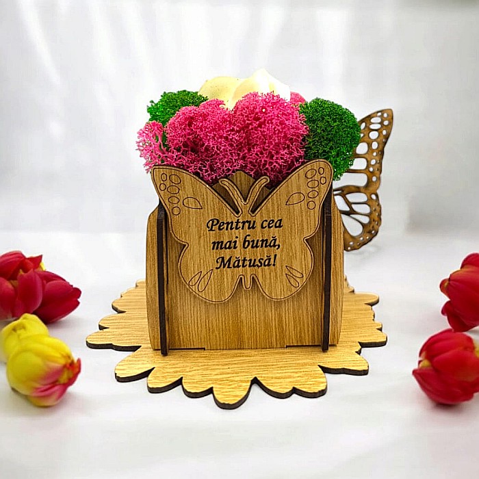 Cadou personalizat, cutie din lemn decorata cu licheni cu mesaj standard pentru "Cea mai buna Matusa!", dimensiune 7x7cm, maro [1]