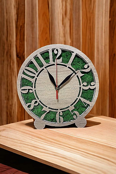 Cadou personalizat, Ceas de birou cu licheni gravat simplu ,maro [1]