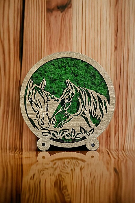 Cadou personalizat, Decoratiune de birou cu licheni gravat cu Cai ,maro [1]