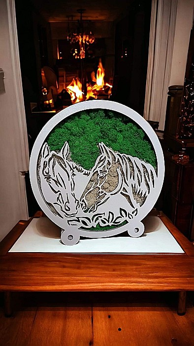 Cadou personalizat, Decoratiune de birou cu licheni gravat cu Cai ,alb [1]