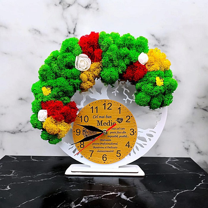 Cadou personalizat, Ceas decorativ copacul vietii cu mesaj standard pentru Medic, model 2, decorat cu licheni stabilizati si flori decorative naturale, alb [1]