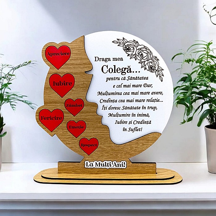 Cadou personalizat, tablou din lemn cu inimi rosii si mesaj standard pentru Colega, maro [1]