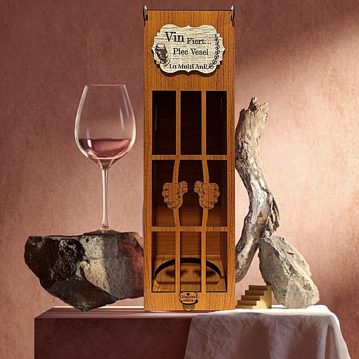 Cadou personalizat, Cutie de vin personalizata cu mesaj standard "Vin fiert, plec vesel..", pentru prieteni, familie, dimensiune 35x10cm, maro [1]