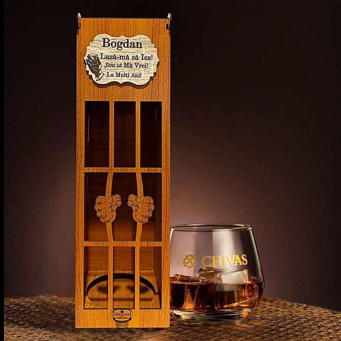 Cadou personalizat, Cutie de vin personalizata cu mesaj standard "Lasa-ma sa ies, promit ca nu iti fac rau!...", pentru prieteni, familie, dimensiune 35x10cm, maro [1]