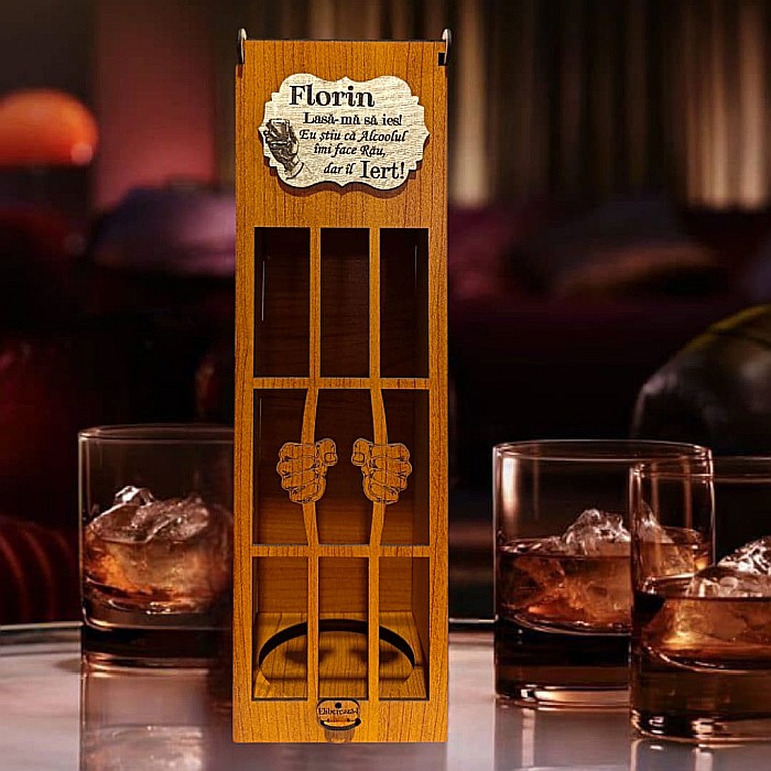 Cadou personalizat, Cutie de vin personalizata cu mesaj standard "Lasa-ma sa ies, eu stiu ca alcool-ul imi face rau dar il iert!", pentru prieteni, familie, dimensiune 35x10cm, maro [1]