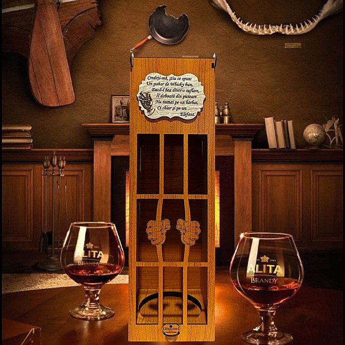Cadou personalizat, Cutie de vin personalizata cu mesaj standard "Un pahar de whisky bun...", pentru prieteni, familie, dimensiune 35x10cm, maro [1]
