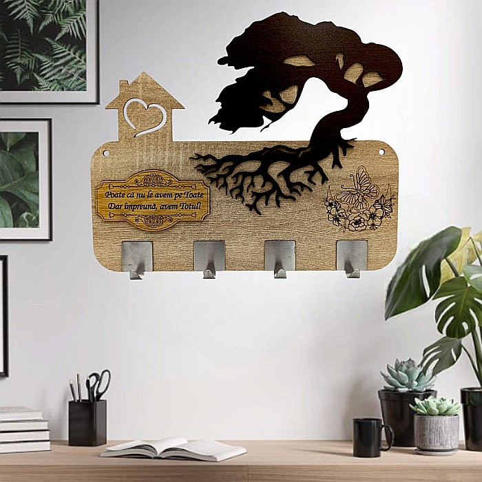 Cadou personalizat, blank cuier decorativ cu bonsai pentru perete cu mesaj standard "Poate ca nu le avem pe toate, dar impreuna avem totul!" [1]