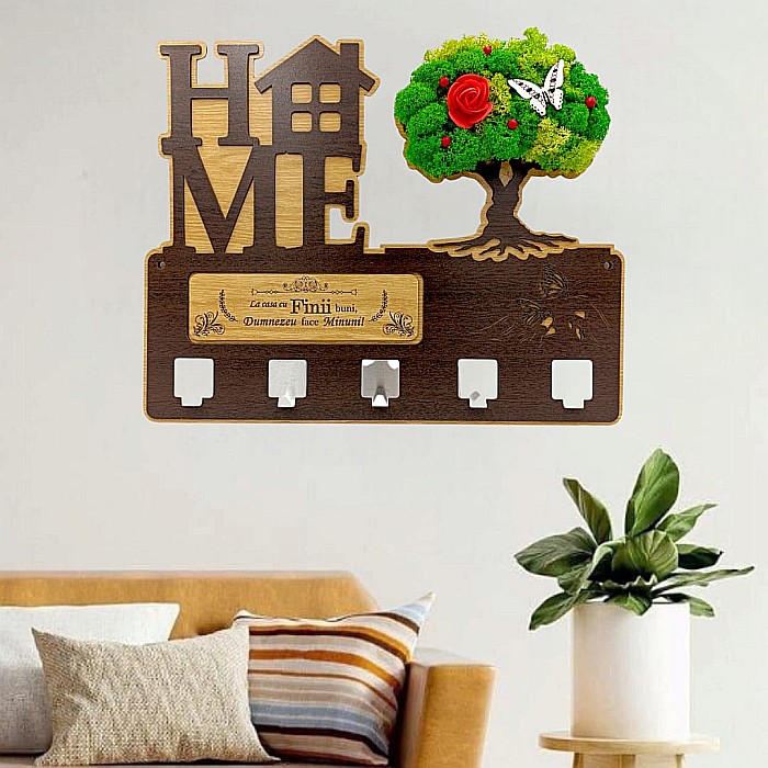 Cadou personalizat, cuier decorat cu licheni pe copac pentru perete cu mesaj standard "La casa cu Finii buni...!" , 40x30cm [1]