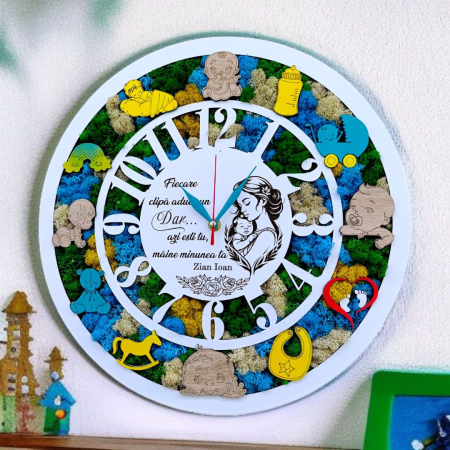 Cadouri Fini - Ceas de perete cu licheni, cadou personalizat cu mesaj pentru Botez, 30-40 cm ,Alb