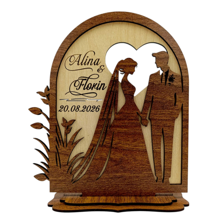 Cadouri pentru Nunta - Decoratiune din lemn pentru nunta – Silueta miri si mesaj